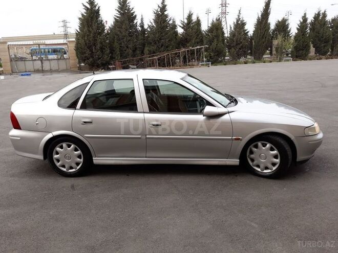 Opel Vectra 1999, 290,000 km - 1.8 l - Bakı