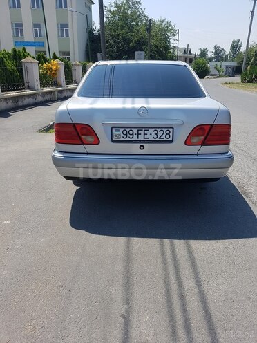 Mercedes E 200 1998, 311,000 km - 0.2 l - Zaqatala