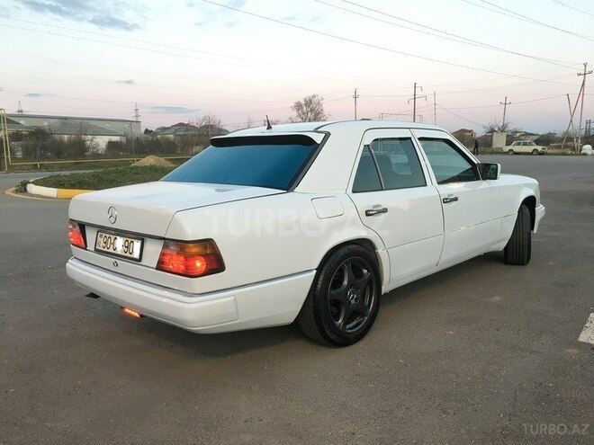 Mercedes E 200 1991, 350,000 km - 2.0 l - Sumqayıt