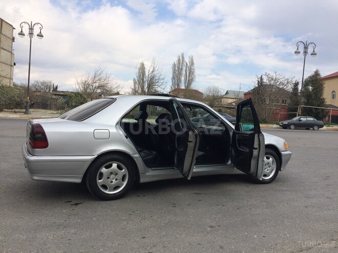 Mercedes C 230 1999, 204,000 km - 2.3 l - Bakı