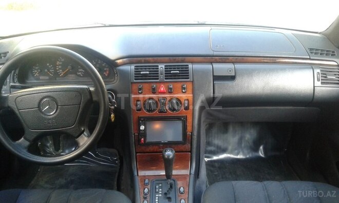 Mercedes E 230 1997, 280,000 km - 2.3 l - Beyləqan