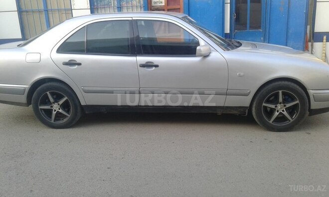 Mercedes E 230 1997, 280,000 km - 2.3 l - Beyləqan