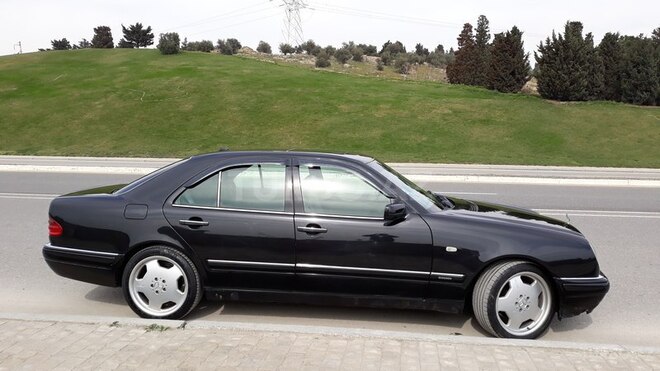 Mercedes E 280 1998, 302,000 km - 2.8 l - Bakı