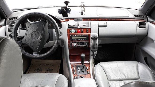 Mercedes E 280 1998, 302,000 km - 2.8 l - Bakı