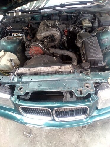 BMW 318 1992, 250,000 km - 1.8 л - Bakı