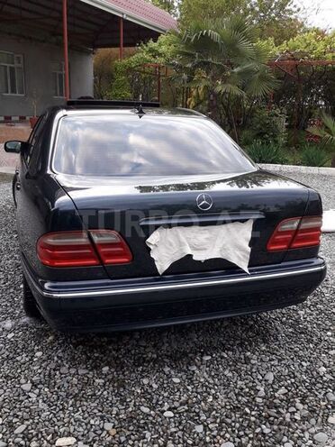 Mercedes E 240 2000, 270,000 km - 2.6 l - Bərdə