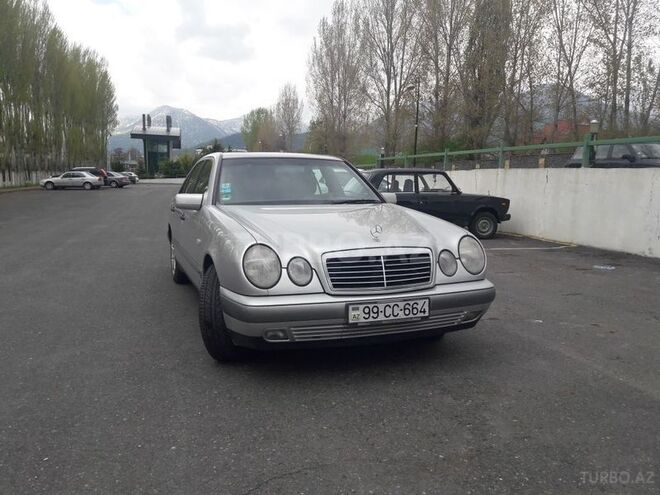 Mercedes E 240 1998, 290,000 km - 2.4 l - Qəbələ