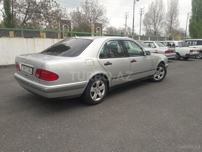 Mercedes E 240 1998, 290,000 km - 2.4 l - Qəbələ