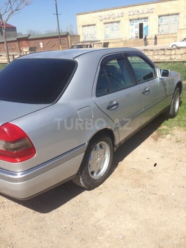 Mercedes C 200 1995, 450,000 km - 2.0 l - Quba