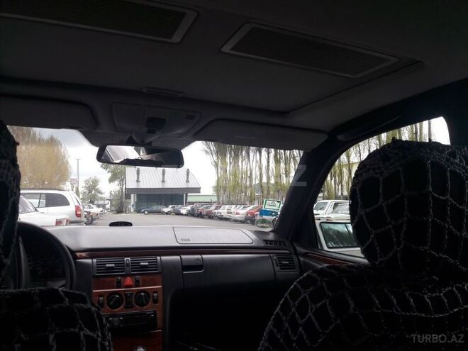 Mercedes E 240 1998, 290,000 km - 2.4 l - Qəbələ