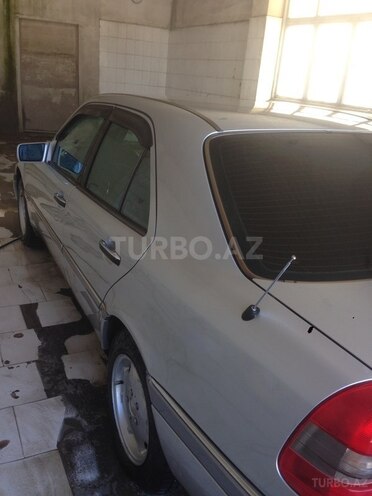 Mercedes C 200 1995, 450,000 km - 2.0 l - Quba
