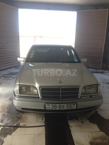 Mercedes C 200 1995, 450,000 km - 2.0 l - Quba