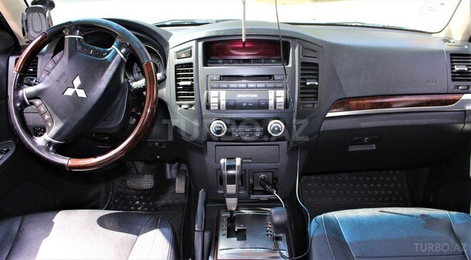 Mitsubishi Pajero 2013, 64,999 km - 3.0 l - Bakı