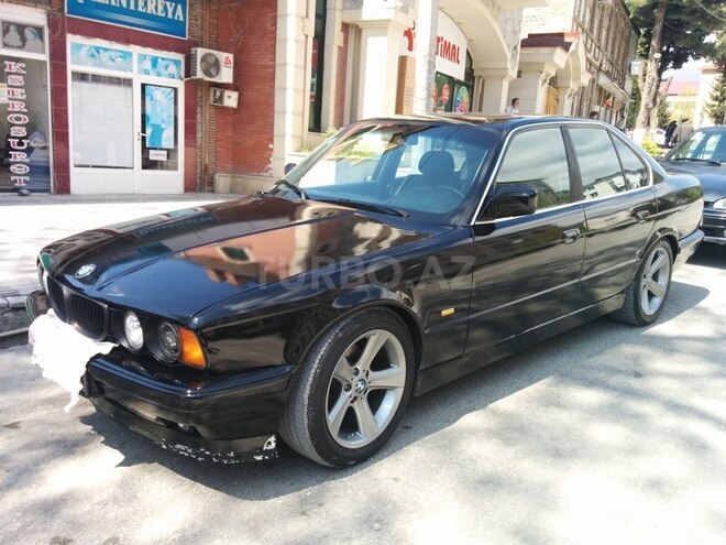 BMW 525 1989, 290,000 km - 2.5 l - Şəki