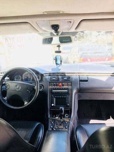 Mercedes E 320 2001, 204,000 km - 3.2 l - Bakı