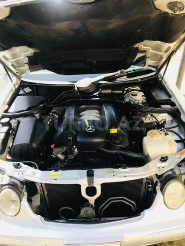 Mercedes E 320 2001, 204,000 km - 3.2 l - Bakı