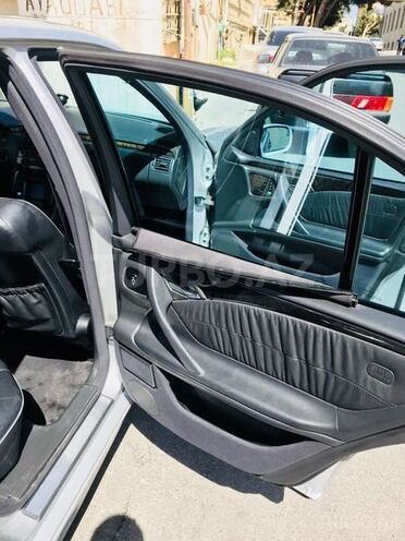 Mercedes E 320 2001, 204,000 km - 3.2 l - Bakı