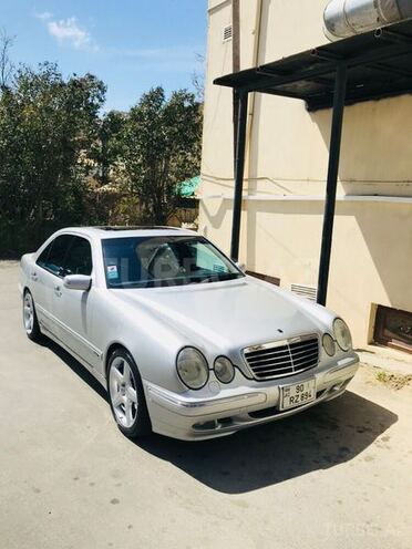 Mercedes E 320 2001, 204,000 km - 3.2 l - Bakı
