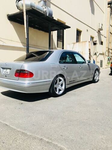 Mercedes E 320 2001, 204,000 km - 3.2 l - Bakı