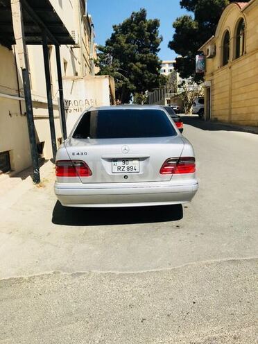 Mercedes E 320 2001, 204,000 km - 3.2 l - Bakı