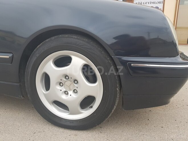 Mercedes E 240 2001, 317,888 km - 2.6 l - Bakı