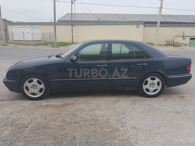Mercedes E 240 2001, 317,888 km - 2.6 l - Bakı