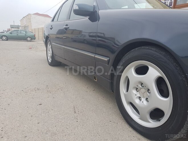 Mercedes E 240 2001, 317,888 km - 2.6 l - Bakı