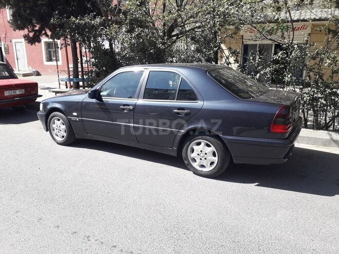 Mercedes C 220 1998, 320,000 km - 2.2 l - Bakı