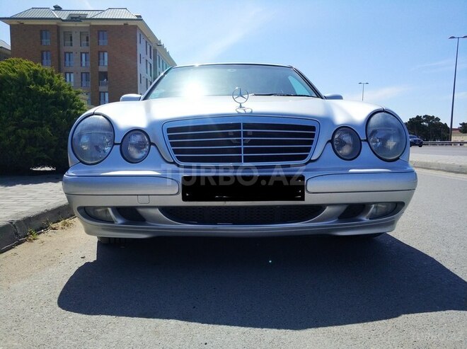 Mercedes E 220 2000, 322,500 km - 2.2 л - Bakı
