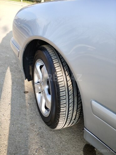 Mercedes E 220 2000, 322,500 km - 2.2 л - Bakı