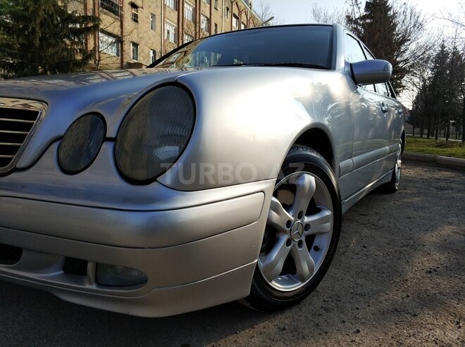 Mercedes E 220 2000, 322,500 km - 2.2 л - Bakı