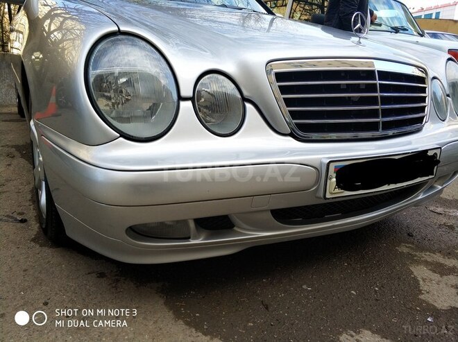 Mercedes E 220 2000, 322,500 km - 2.2 л - Bakı