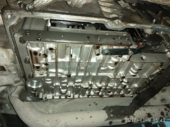 Mercedes E 220 2000, 322,500 km - 2.2 л - Bakı