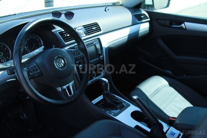 Volkswagen Passat 2012, 70,000 km - 2.5 l - Bakı