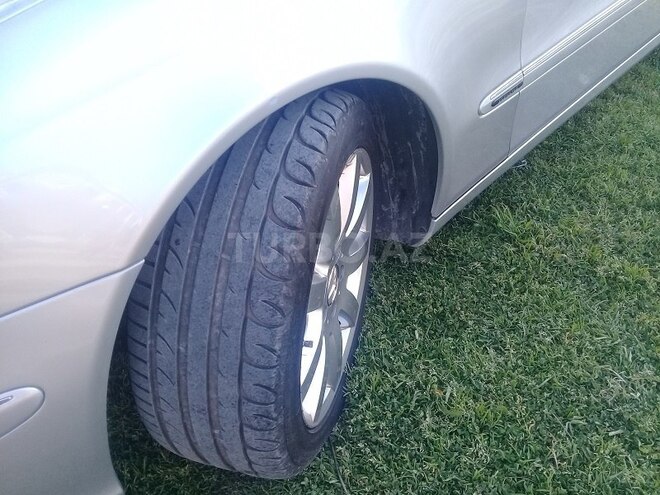 Mercedes E 270 2002, 243,000 km - 2.7 l - Bakı