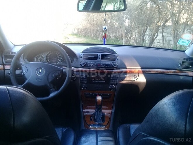 Mercedes E 270 2002, 243,000 km - 2.7 l - Bakı