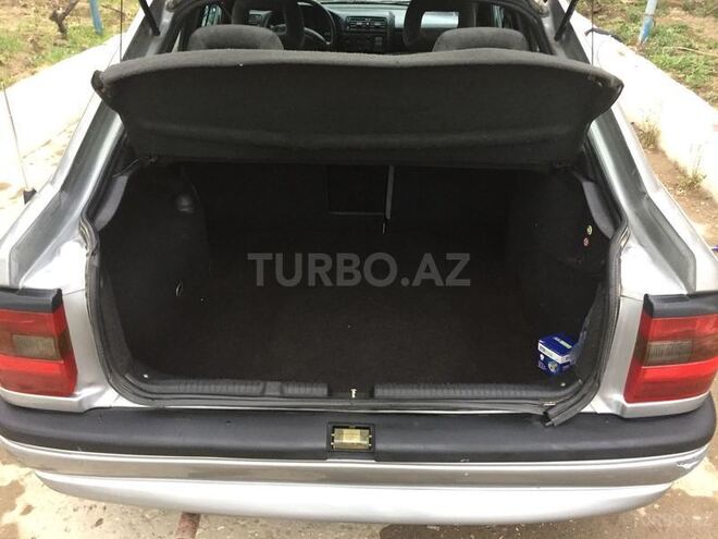 Opel Vectra 1995, 380,000 km - 2.0 l - Bakı