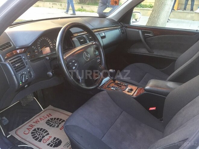Mercedes E 220 2000, 380,000 km - 2.2 l - Bakı