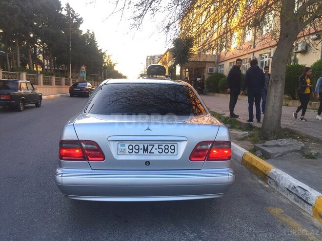 Mercedes E 220 2000, 380,000 km - 2.2 l - Bakı