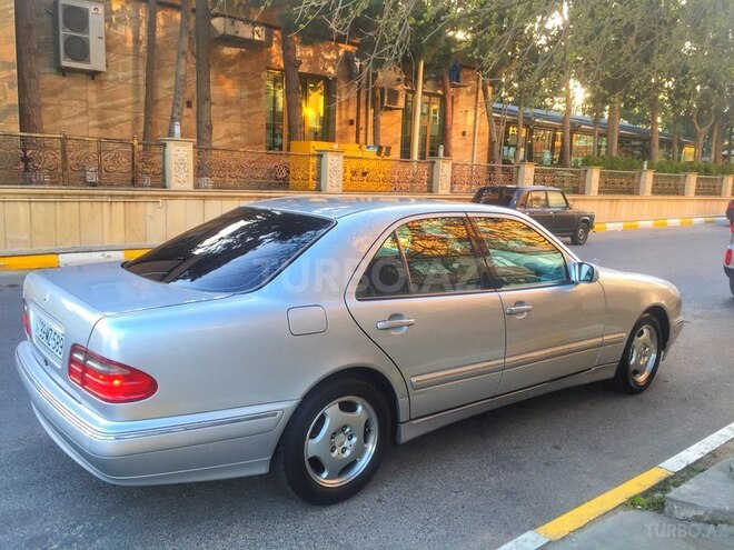 Mercedes E 220 2000, 380,000 km - 2.2 l - Bakı