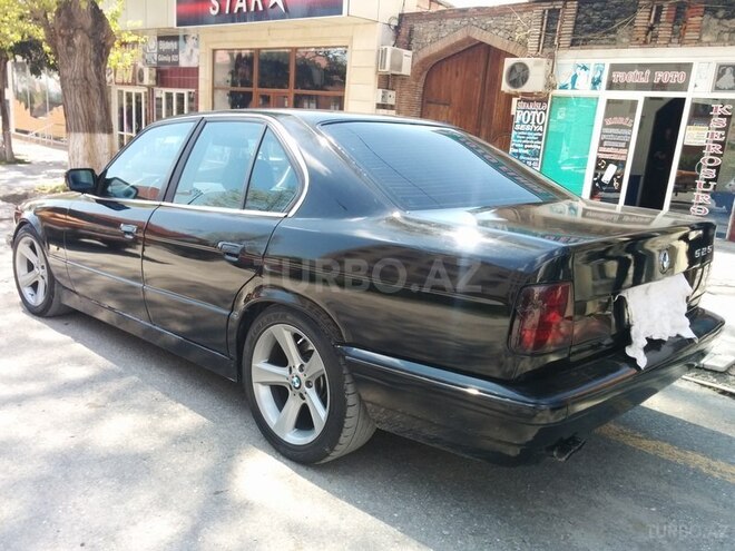BMW 525 1989, 260,000 km - 2.5 л - Qax