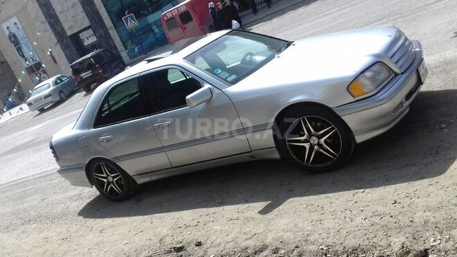 Mercedes C 230 1999, 200,000 km - 2.3 л - Sumqayıt