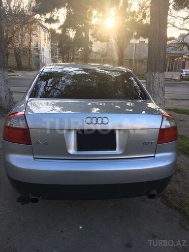 Audi A4 2001, 235,000 km - 2.5 l - Bakı