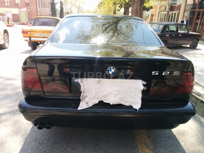 BMW 528 1989, 270,000 km - 2.5 l - Qax