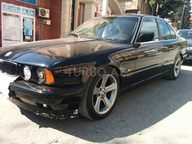 BMW 528 1989, 270,000 km - 2.5 l - Qax