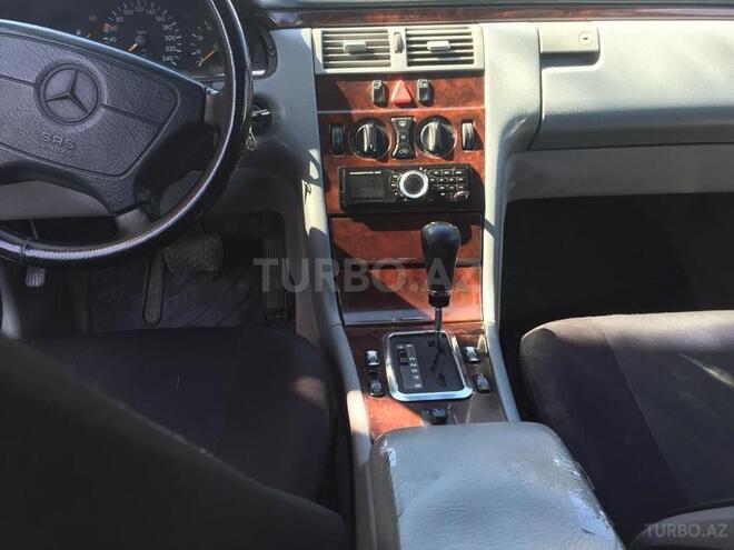 Mercedes E 230 1996, 420,000 km - 2.3 л - Bakı