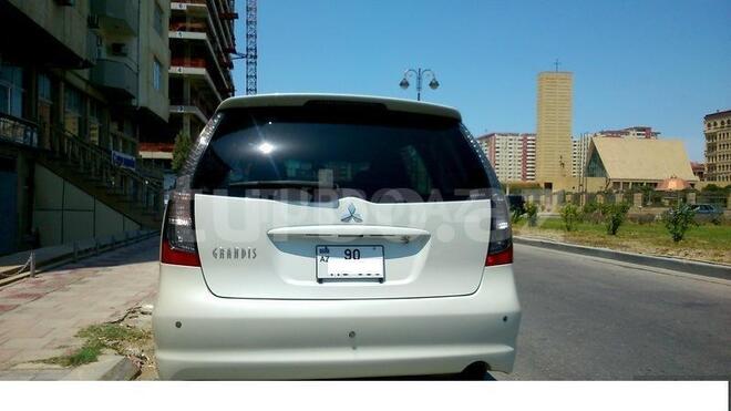 Mitsubishi Grandis 2004, 176,000 km - 2.4 l - Bakı