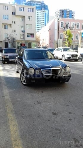 Mercedes E 220 2000, 297,000 km - 2.2 l - Bakı