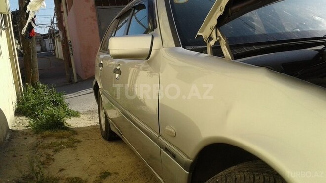 Mercedes C 220 1998, 310,000 km - 2.2 l - Bakı