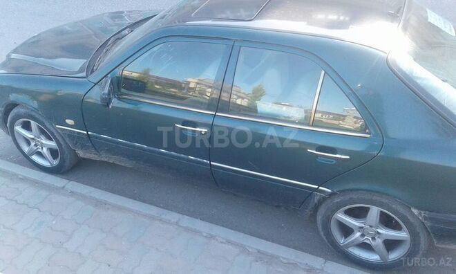 Mercedes C 180 1995, 135,000 km - 0.2 л - Quba